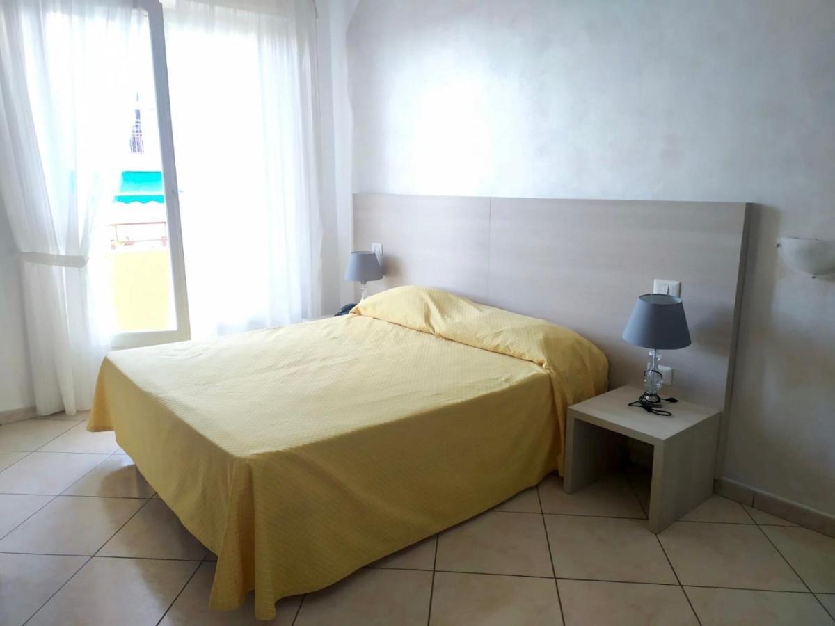 Hotel Solidago Arma di Taggia Zewnętrze zdjęcie