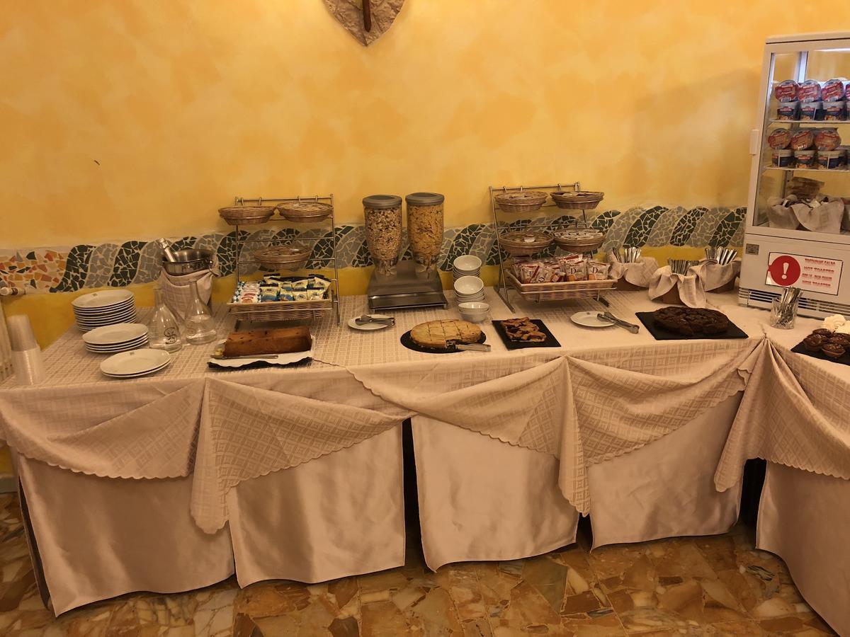 Hotel Solidago Arma di Taggia Zewnętrze zdjęcie