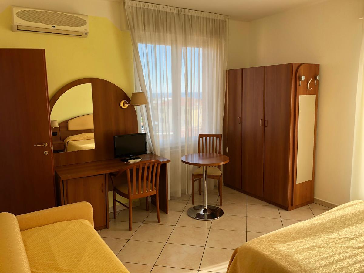 Hotel Solidago Arma di Taggia Zewnętrze zdjęcie