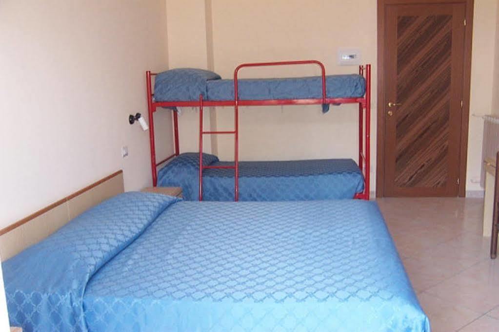 Hotel Solidago Arma di Taggia Zewnętrze zdjęcie