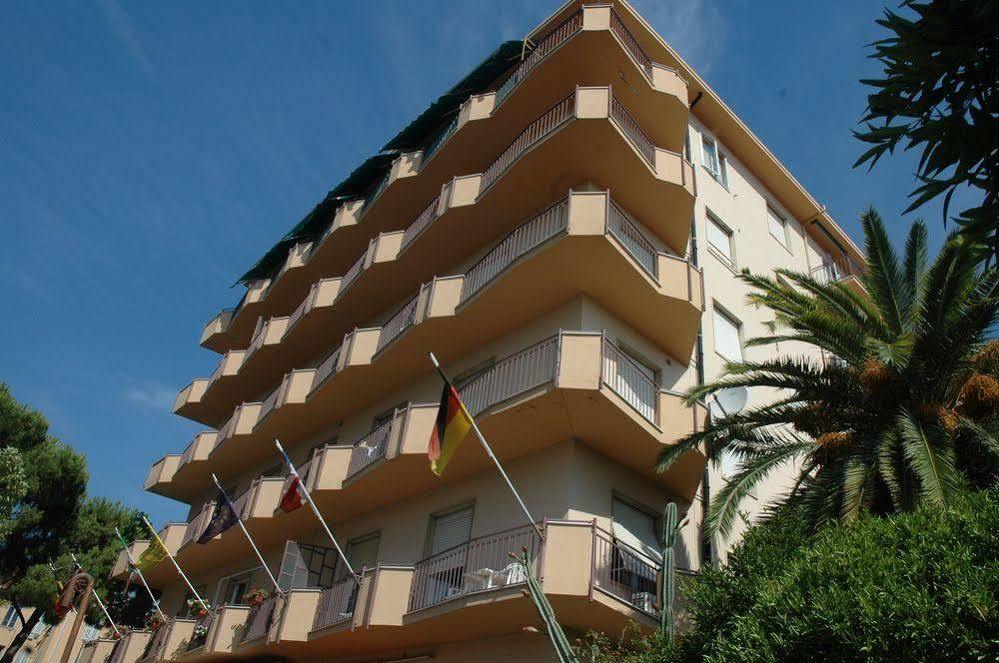 Hotel Solidago Arma di Taggia Zewnętrze zdjęcie